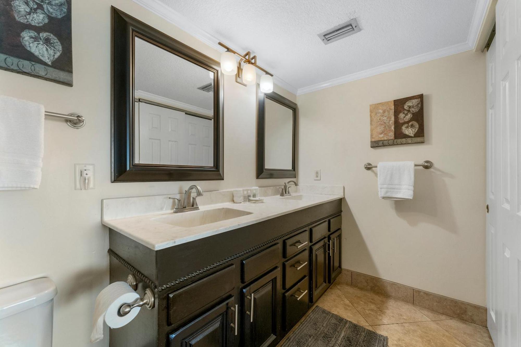 Emerald Towers By Panhandle Getaways Destin Room photo